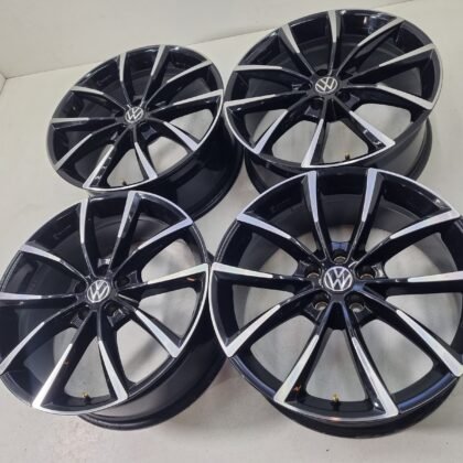 Volkswagen Passat, R19