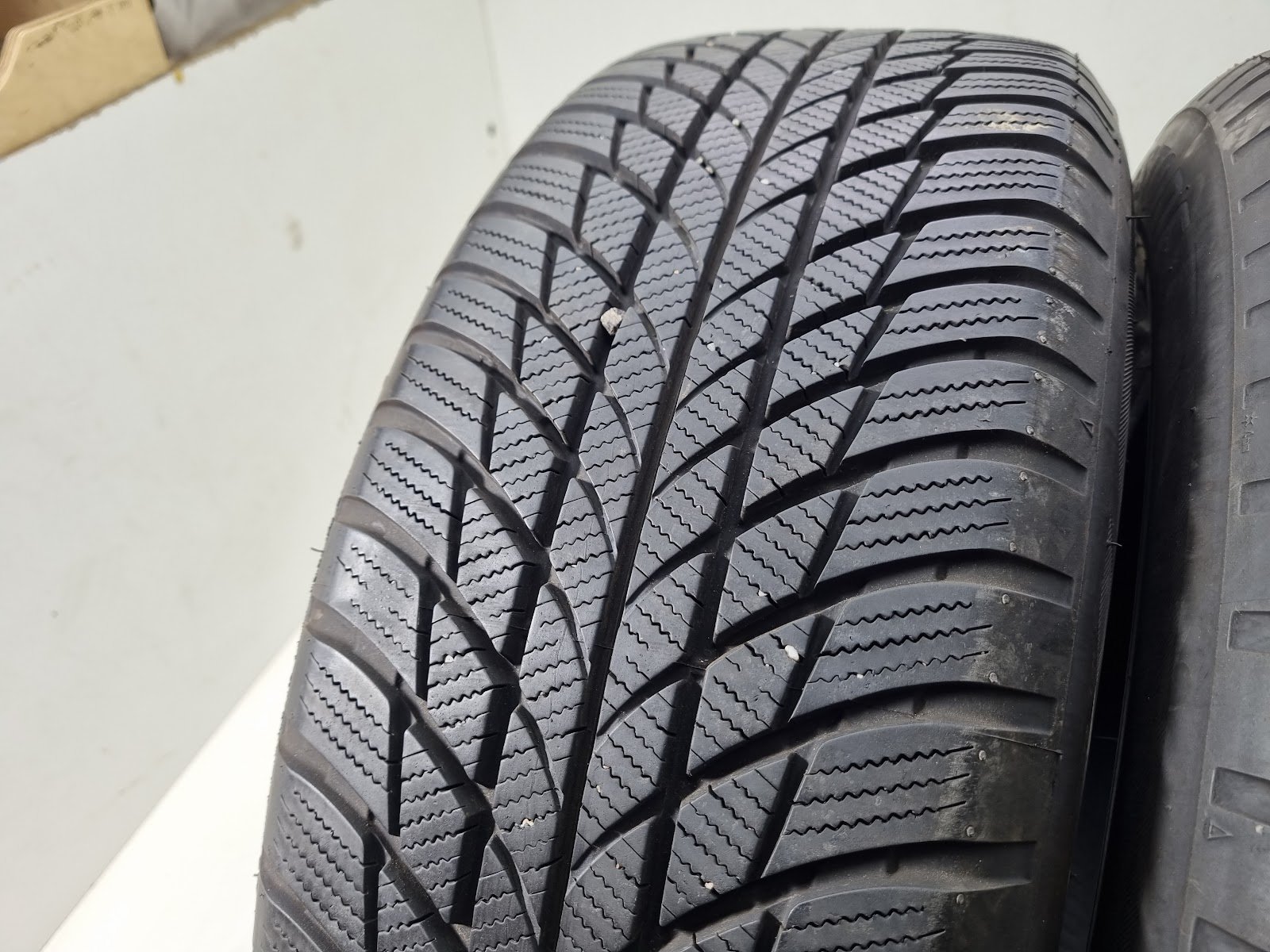 Bridgestone 205/65 R16 - Image 2