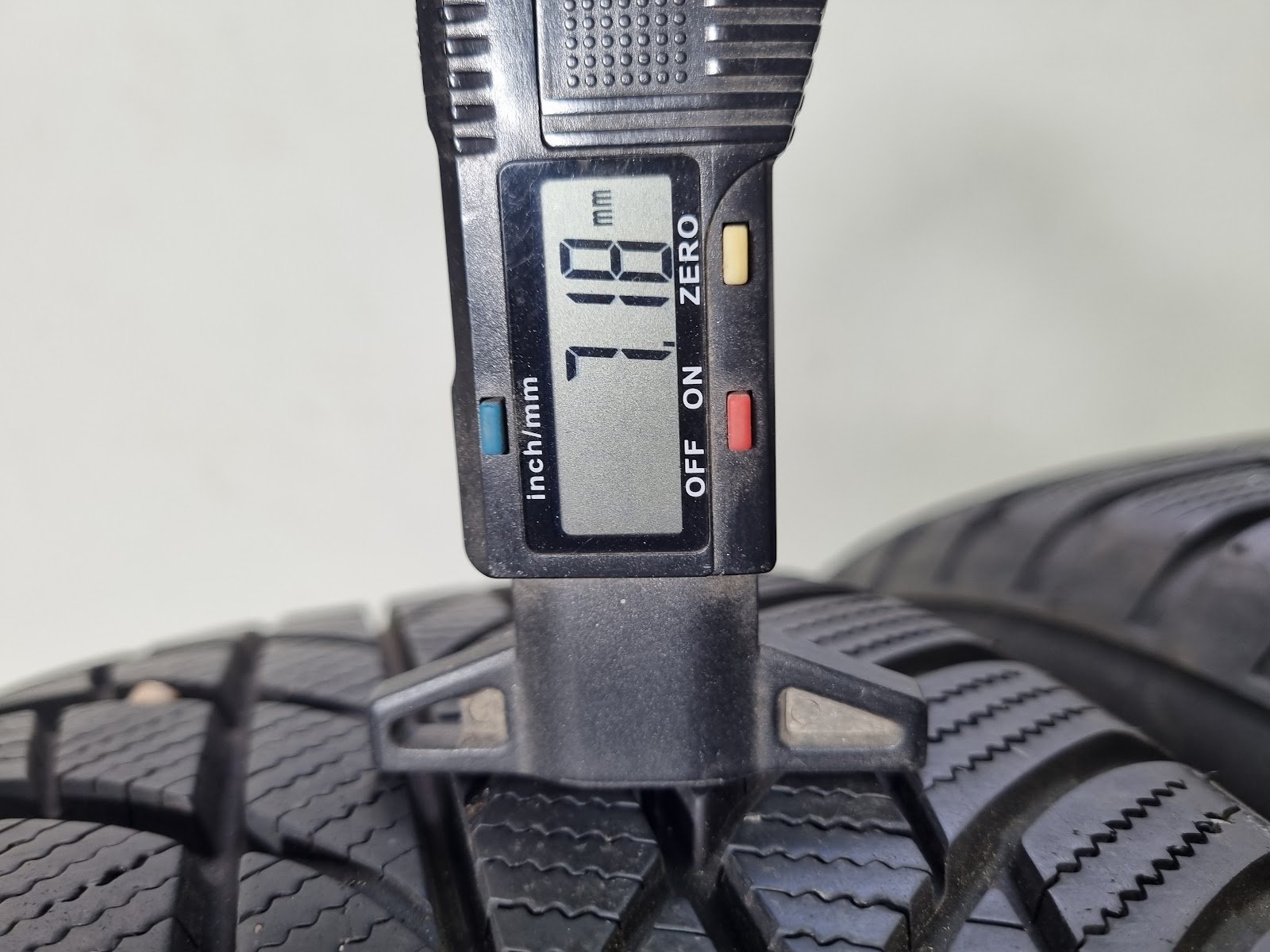 Bridgestone 205/65 R16 - Image 4