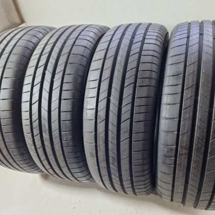 Kumho 235/55 R19
