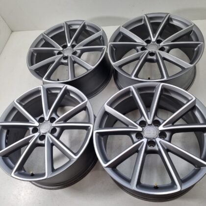 Audi Q3, R20 originalūs
